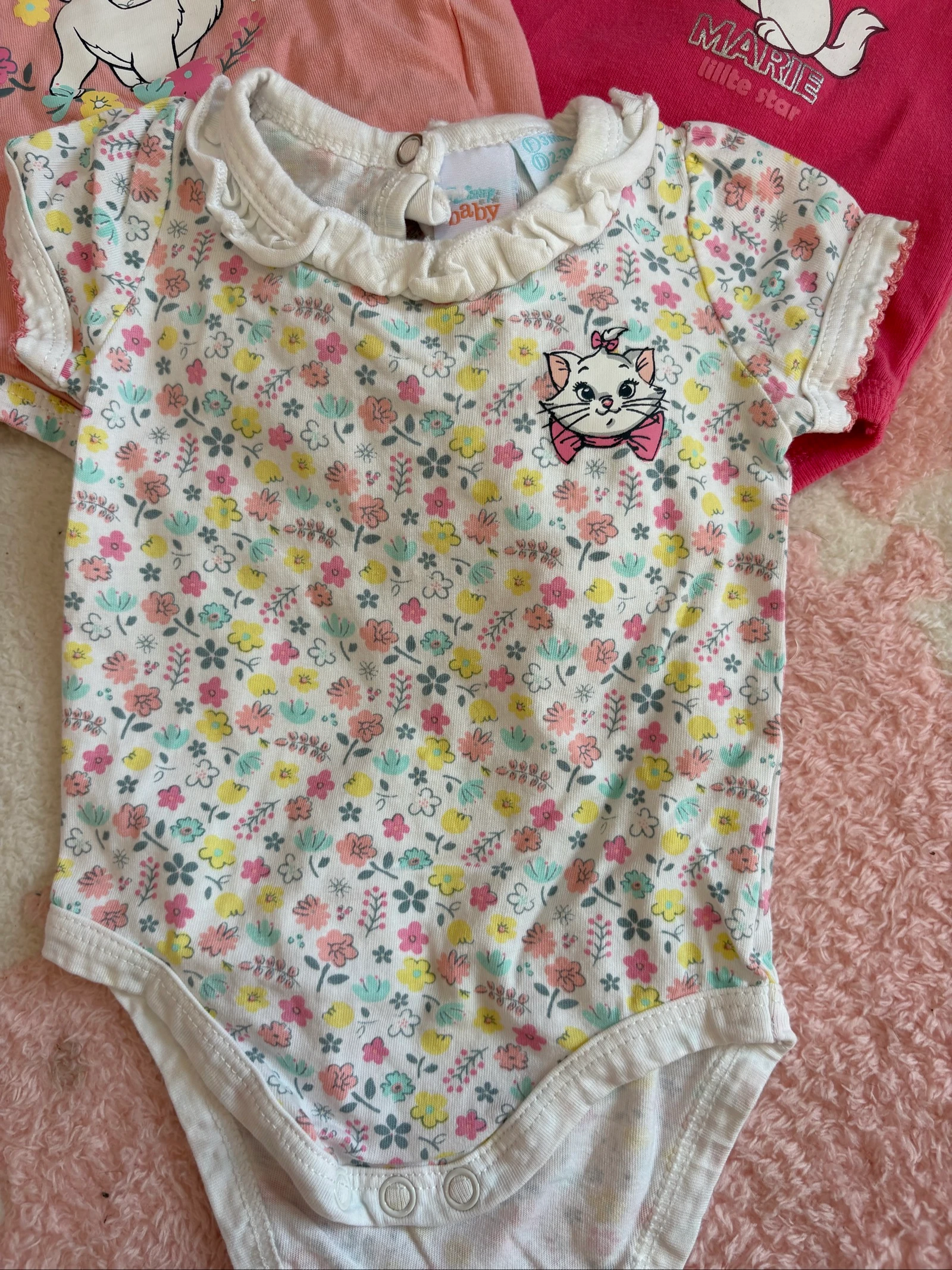 Lote de 4 bodies da Disney para bebê menina de 3 meses – Marie & Minnie – Excelente estado – photo 2